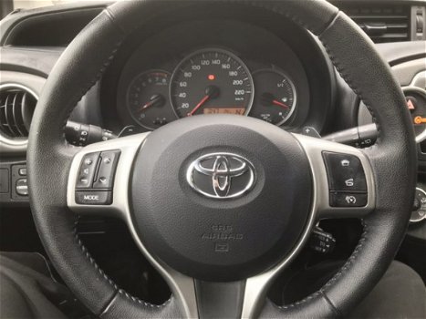 Toyota Yaris - 1.3 VVT-i Aspiration.automaat.Navi.Cruise, camera - 1