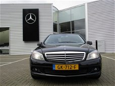 Mercedes-Benz C-klasse - 180 CGI Business Class Comand Navigatie Climate control Stoelverwarming Nie