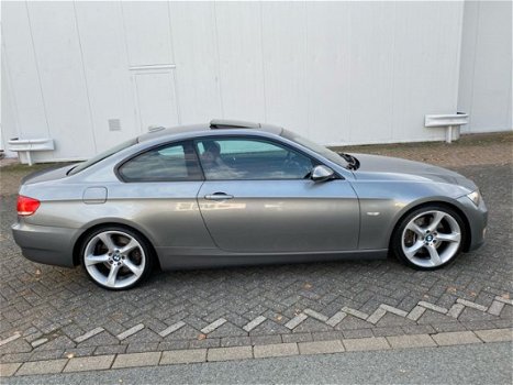 BMW 3-serie Coupé - 335i HighEx 380PK Aut/Leer/Navi/Dak *NAP* VOL - 1