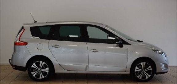 Renault Grand Scénic - 1.5 dCi Bose Automaat/Panoramdak/Xenon/Trekhaak/Navigatie - 1