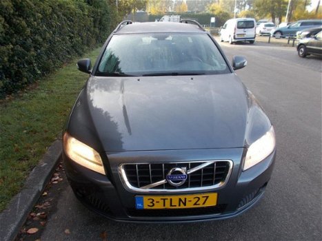 Volvo V70 - 2.0 Momentum - 1