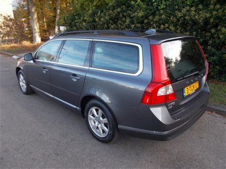 Volvo V70 - 2.0 Momentum - 1