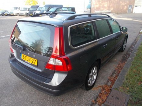 Volvo V70 - 2.0 Momentum - 1