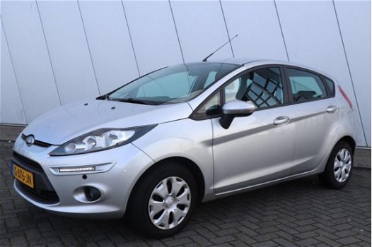 Ford Fiesta - 1.4 Titanium | PDC / LED / MF-STUUR / NETTE AUTO - 1