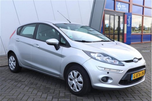 Ford Fiesta - 1.4 Titanium | PDC / LED / MF-STUUR / NETTE AUTO - 1