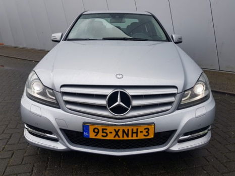 Mercedes-Benz C-klasse - 180 Premium Edition | SHOWROOMSTAAT | AUTOMAAT | PARKEERSENSOREN | - 1