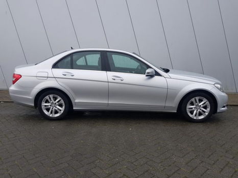 Mercedes-Benz C-klasse - 180 Premium Edition | SHOWROOMSTAAT | AUTOMAAT | PARKEERSENSOREN | - 1