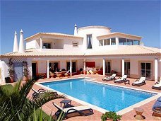 Algarve ~ Giga  Villa met verwarmbaar Zwembad nabij Lagos