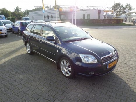 Toyota Avensis Wagon - 2.0 VVTi Executive - 1