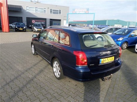 Toyota Avensis Wagon - 2.0 VVTi Executive - 1