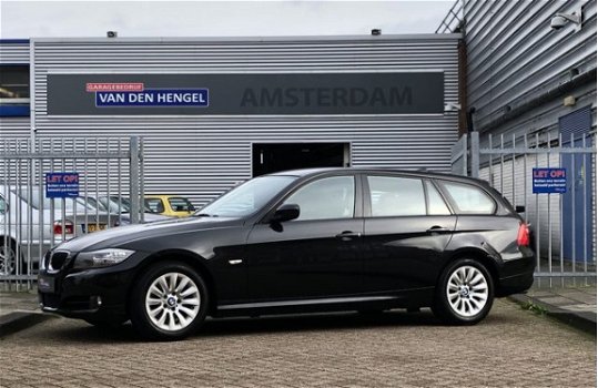 BMW 3-serie Touring - 320i Business Line Navigatie Xenon - 1