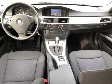 BMW 3-serie Touring - 320i Business Line Navigatie Xenon - 1