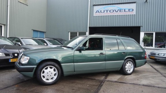 Mercedes-Benz 300-serie - 300 (W124) Combi TE ZEER NETTE AUTO IJSKOUDE AIRCO GOED ONDERHOUDEN - 1