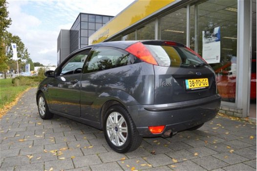 Ford Focus - 1.6-16V Futura - 1