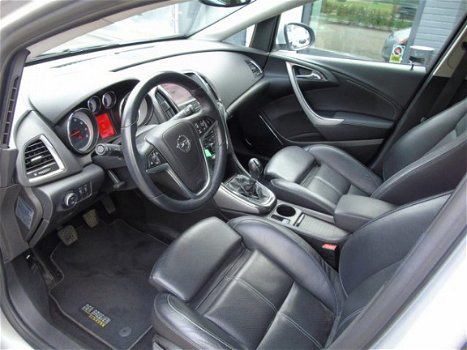 Opel Astra - ST 1.4 Turbo 120pk Cosmo + Navigatie + Leder + 18” LMV - 1