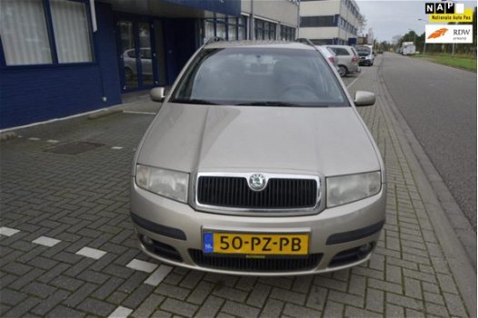 Skoda Fabia Combi - 1.4-16V Elegance AIRCO/ EL.RAMEN - 1