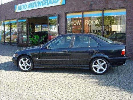 BMW 3-serie - 318is Executive - 1