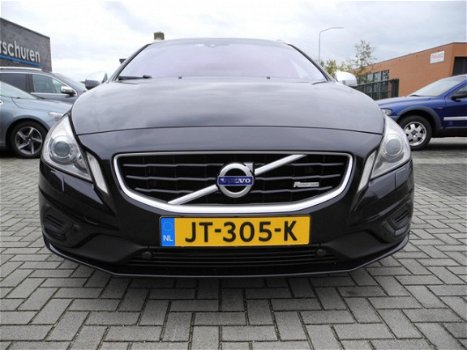 Volvo V60 - 2.4 D5 AWD R-Design 198.000 km i.z.g.st - 1