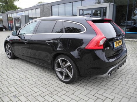 Volvo V60 - 2.4 D5 AWD R-Design 198.000 km i.z.g.st - 1