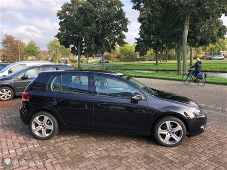 Volkswagen Golf - 1.6 TDI Highline BlueMotion - 1