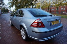 Ford Mondeo - 1.8-16V Platinum DUURSTE UITVOERING MET NAVIGATIE