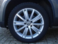 Volkswagen Tiguan - 2.0 TSI Team 4Motion / Trekhaak 2200kg / Navigatie / Leer /