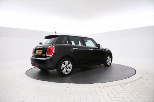 Mini Mini Cooper - 1.5 Chili Business 136Pk, Navigatie, Airco, Lm velgen - 1