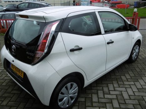 Toyota Aygo - 1.0 VVT-i x Navigatie cruiscontrol - 1