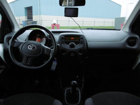 Toyota Aygo - 1.0 VVT-i x Navigatie cruiscontrol - 1