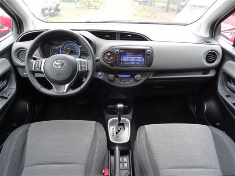 Toyota Yaris - 1.5 Hybrid Trend / Safety Sence / Navigatie / Parkeercamera / Bluetooth / Lichtmetale - 1