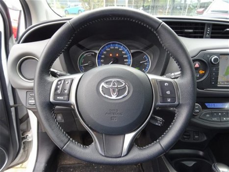 Toyota Yaris - 1.5 Hybrid Trend / Safety Sence / Navigatie / Parkeercamera / Bluetooth / Lichtmetale - 1