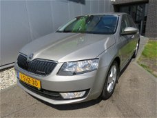 Skoda Octavia - 1.6 TDI Greenline Businessline Leder Stoelverw Gr Navi Clima PDC Bluetooth Cruise