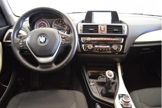 BMW 1-serie - 116D 115PK EXECUTIVE NAVI/PDC/LMV/LED - 1