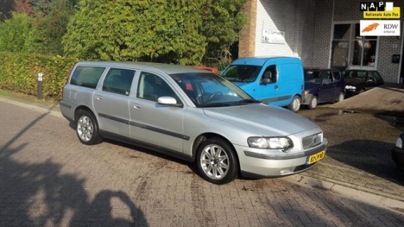 Volvo V70 - 2.4 Comfort Line Station Wagon - 1