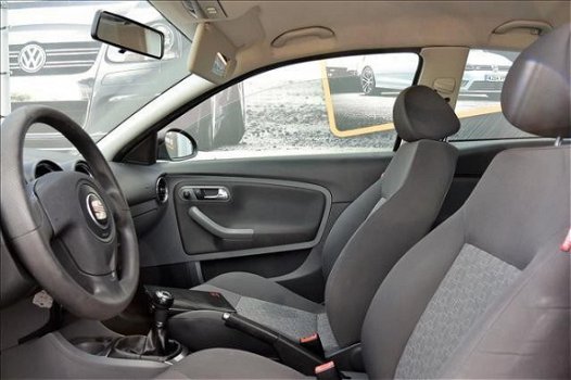 Seat Ibiza - 1.4 16V Reference AIRCO 99 DKM ZWART - 1