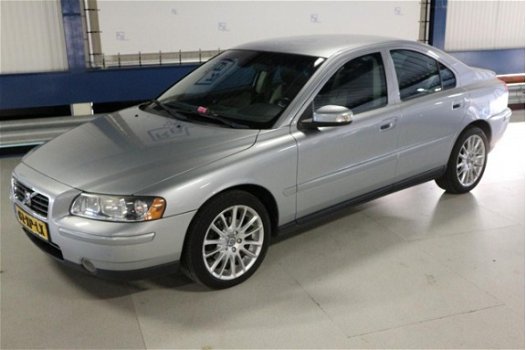 Volvo S60 - 2.4 D5 Momentum LEER + NAV + AUTOMAAT + VOL - 1