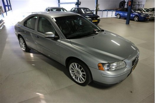 Volvo S60 - 2.4 D5 Momentum LEER + NAV + AUTOMAAT + VOL - 1