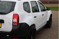 Dacia Duster - 1.6 Ambiance 2wd Trekhaak| nieuwe banden voor - 1 - Thumbnail