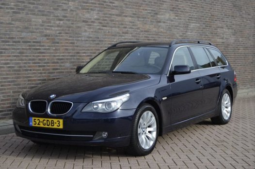 BMW 5-serie Touring - 520i Touring Luxery Line D.Blauw, creme leder, Full map navi, 170pk - 1