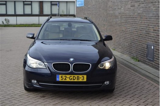 BMW 5-serie Touring - 520i Touring Luxery Line D.Blauw, creme leder, Full map navi, 170pk - 1