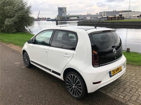 Volkswagen Up! - 1.0 BMT high up / Stoelverwarming / Lichtmetaal / Airco / Fabrieksgarantie - 1