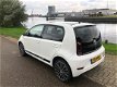 Volkswagen Up! - 1.0 BMT high up / Stoelverwarming / Lichtmetaal / Airco / Fabrieksgarantie - 1 - Thumbnail