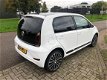 Volkswagen Up! - 1.0 BMT high up / Stoelverwarming / Lichtmetaal / Airco / Fabrieksgarantie - 1 - Thumbnail