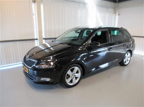 Skoda Fabia Combi - 1.2 TSI Style Businessline Pro 16