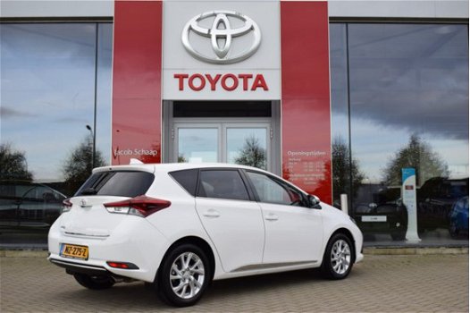 Toyota Auris - 1.2T 116pk Dynamic | Panoramadak | 16'' Lichtmetalen velgen | Navigatie | Climate & C - 1