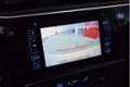 Toyota Auris - 1.2T 116pk Dynamic | Panoramadak | 16'' Lichtmetalen velgen | Navigatie | Climate & C - 1 - Thumbnail