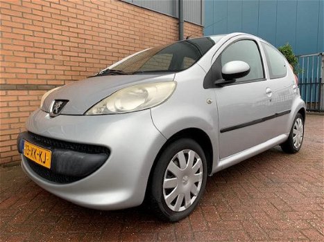 Peugeot 107 - 1.0-12V XS - 1