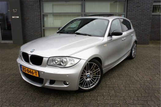 BMW 1-serie - 130I //M Performance H. EXEC. M-Pakket Sp.Leder/Schuifdak/PDC/Velgen LIEFHEBBERS AUTO - 1