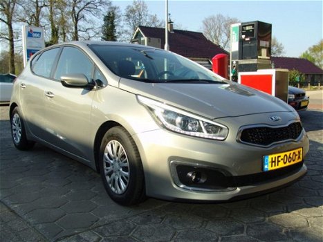 Kia Cee'd - Ceed 1.0 -GDI Navigator ECC/CAMERA/CRUISE - 1