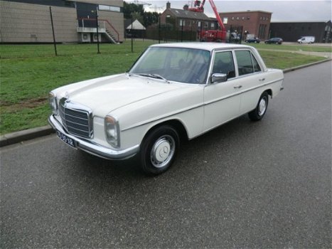 Mercedes-Benz 220 - (W115) D 240D - 1